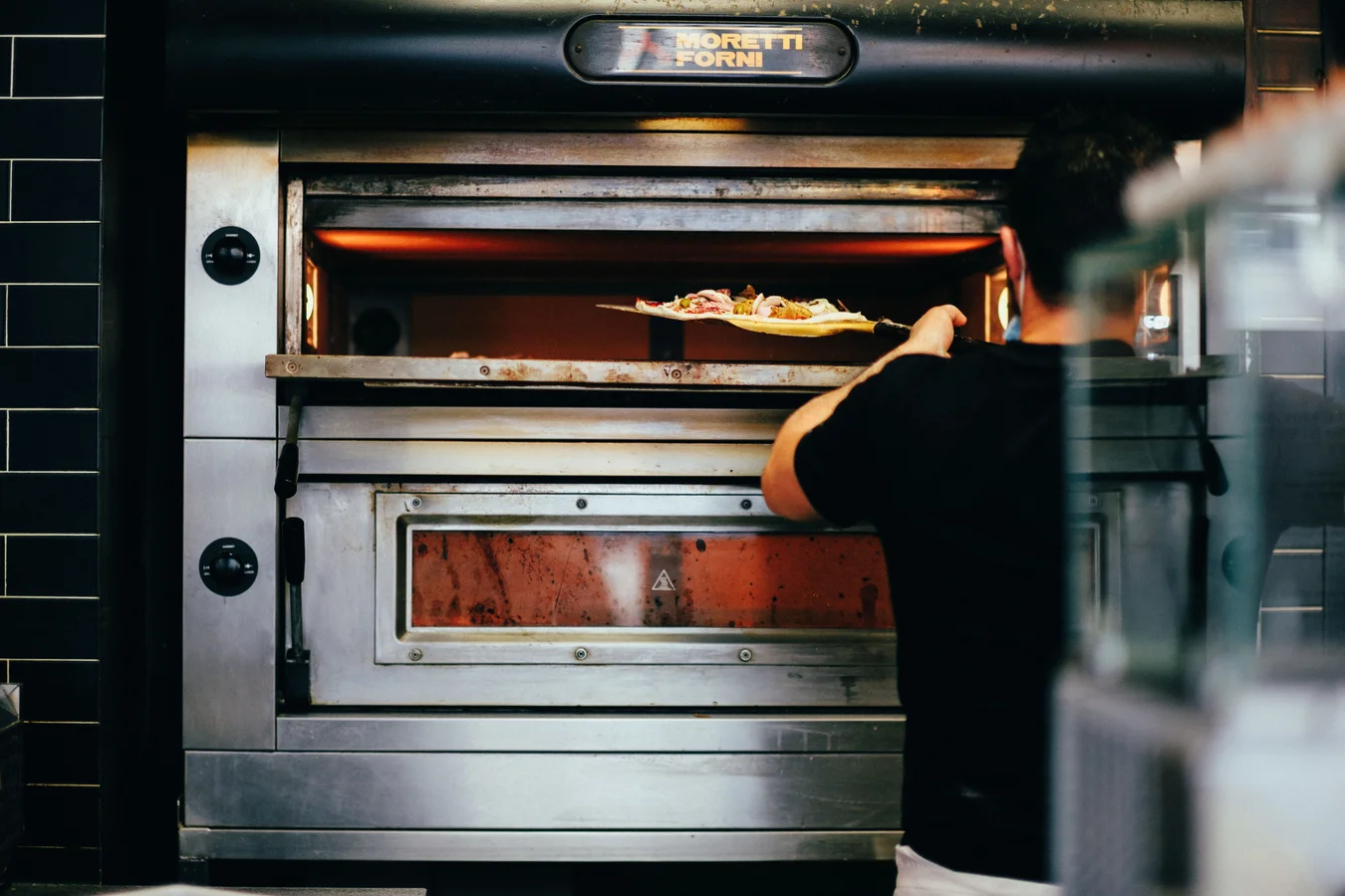 Hollywood Market and Giant Pizza